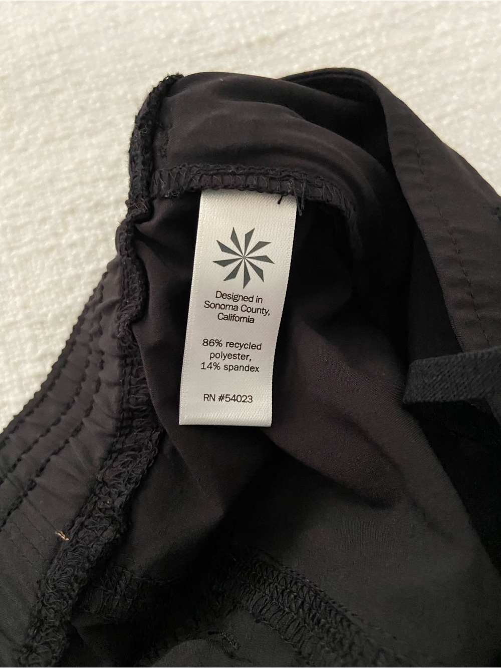 Athleta Women’s Athletic Pants with Zip Pockets and Adjustable Ankles Size 10 - Picture 7 of 8